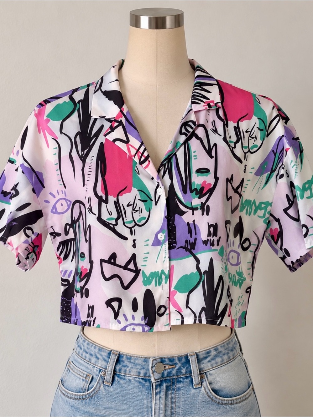 Women’s Colorful Abstract Graphic Print Cropped Button-Up Shirt – Size S (US 4)